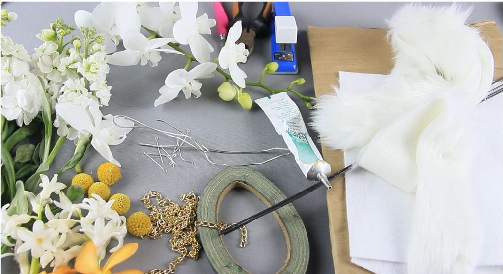 DIY. Floral Muff is an alternative winter bridal bouquet. Step by step design process.