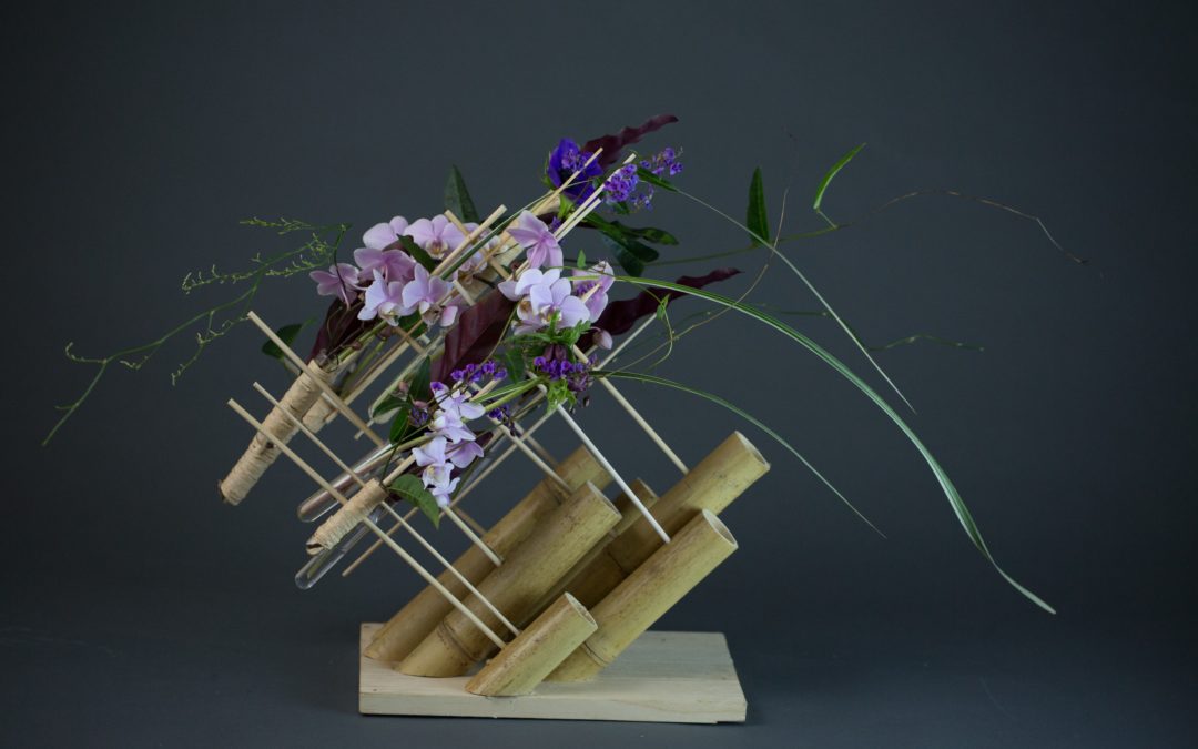 DIY. A contemporary miniature floral design. Step By Step Floral Design