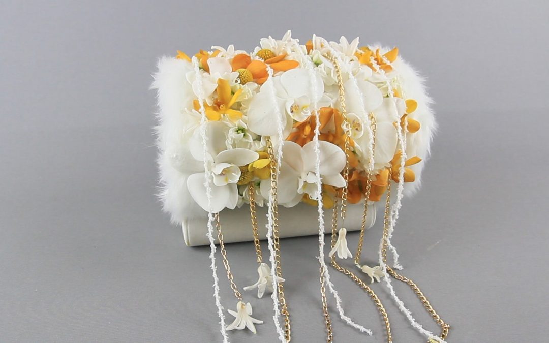 DIY. Floral Muff is an alternative winter bridal bouquet. Step by step design process.